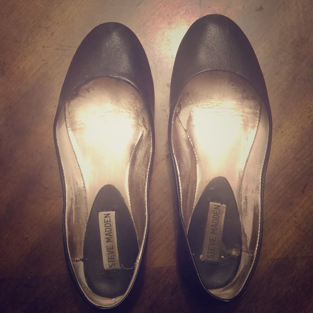 Black ballet flats